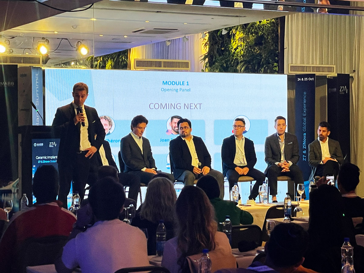 gente en el laboratorio